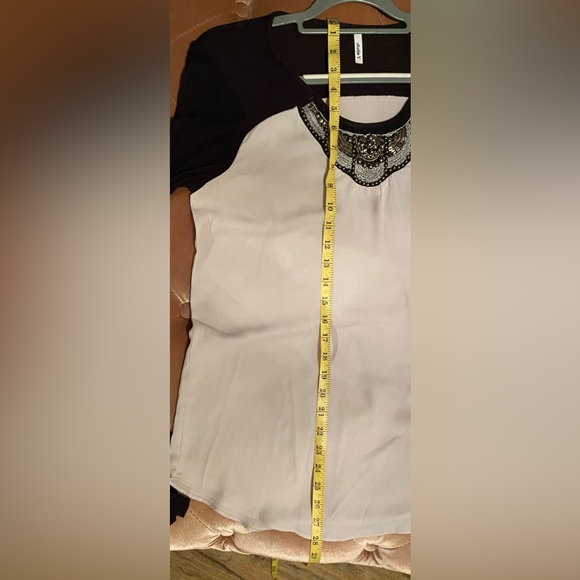 Studio Y long sleeve silky dress shirt with embellishments. - Picture 9 of 9